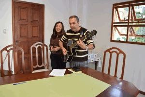 Bernardo e Simone, da Comunidade Abbá Pai, na música do Ano da Misericórdia aprovada pela Comissão.  