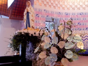 Imagem de Nossa Senhora de Lourdes, da Paróquia da Agronômica.