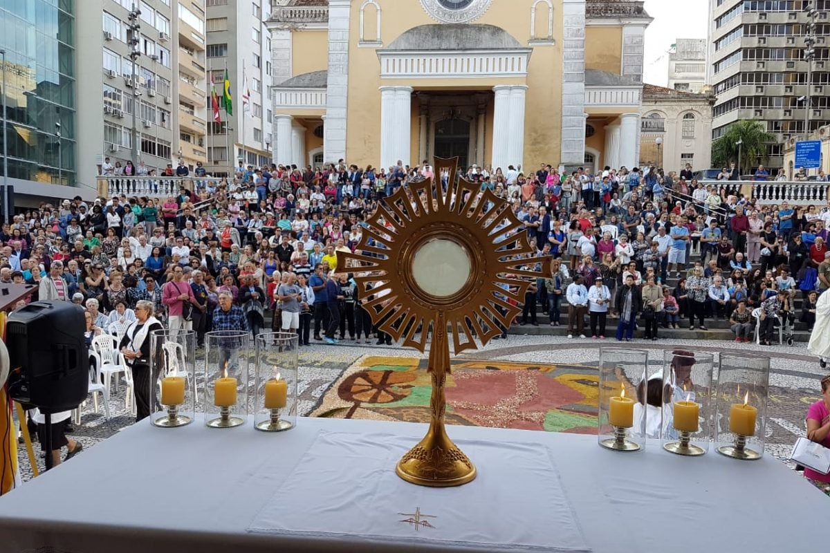 Corpus Christi Na Catedral Metropolitana, Em Florianópolis ...