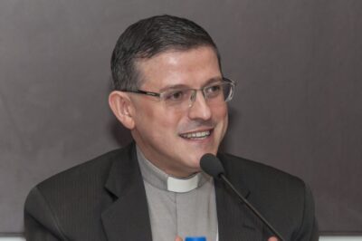 Pe. Tarcísio Pedro Vieira celebra Jubileu de Prata presbiteral -  Arquidiocese de Florianópolis/SC